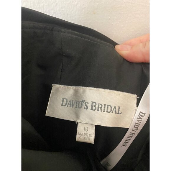 David's Bridal Women's Black Strapless Ruched Bodice Wedding Dress - 18 - Picture 3 of 15